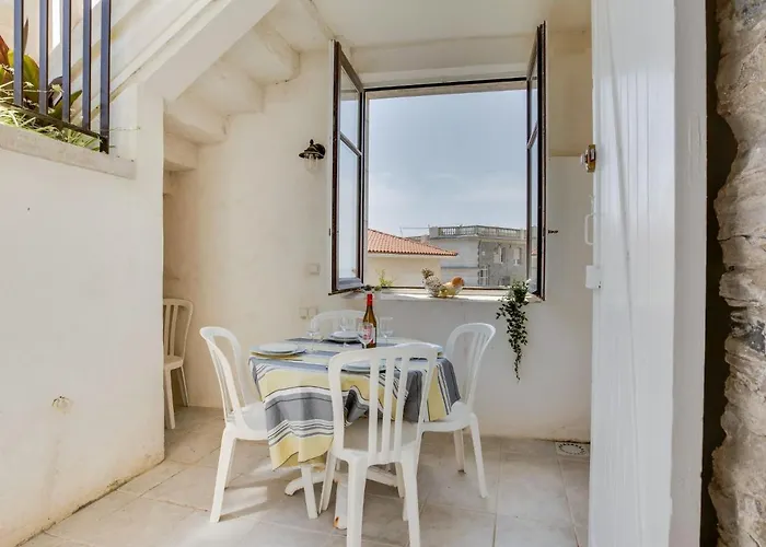 Roche Ronde By Interhome